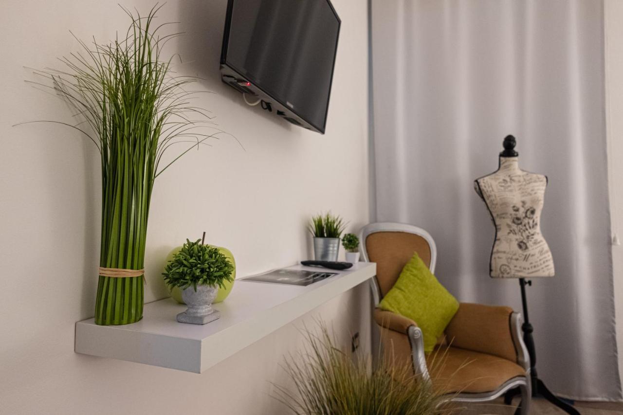 Il Giardino Di Sybar Lejlighed Lecce Eksteriør billede